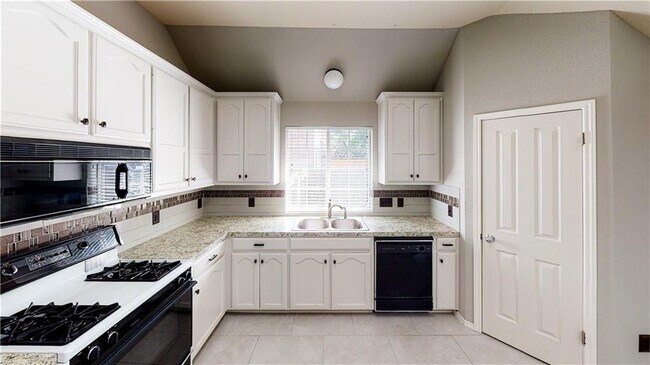 Building Photo - 1705 Coral Dr
