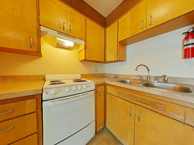 Building Photo - 2 Bedroom Apartment ~ Close to Campus ~ Ca...