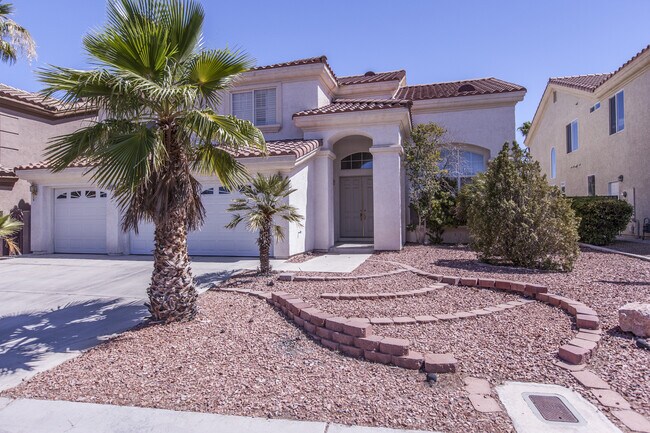 Building Photo - Southwest Beautiful Gated Community