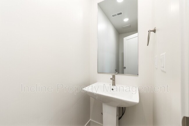 Foto del edificio - 157 W Autumn Lane