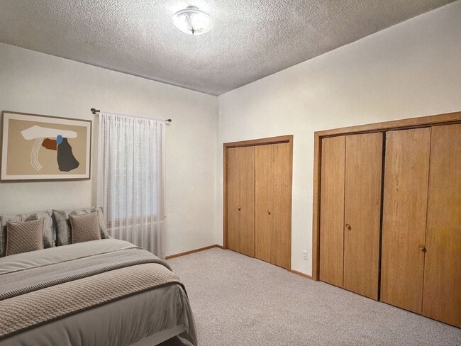 Building Photo - 5212 Lincoln Way