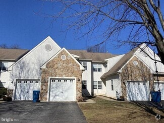 Building Photo - 556 Cork Cir