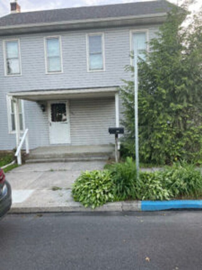 Building Photo - 501 N Chestnut St