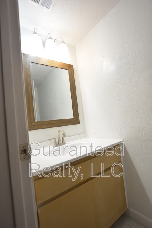Building Photo - 810 Plum St