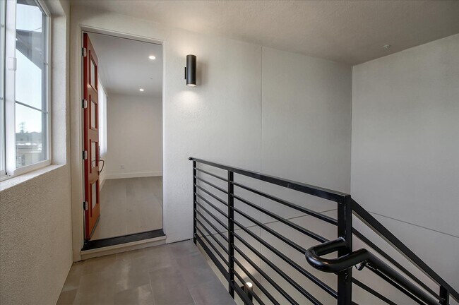 Building Photo - 16023 Bartlett Ct