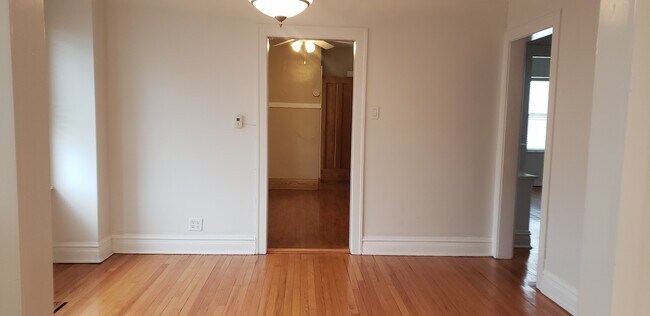 Foto del edificio - 283 W North Ave