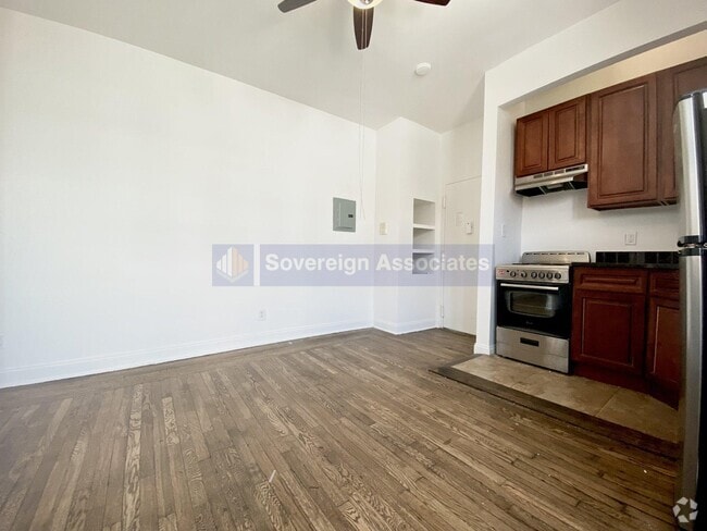 Building Photo - 45 Tiemann Pl
