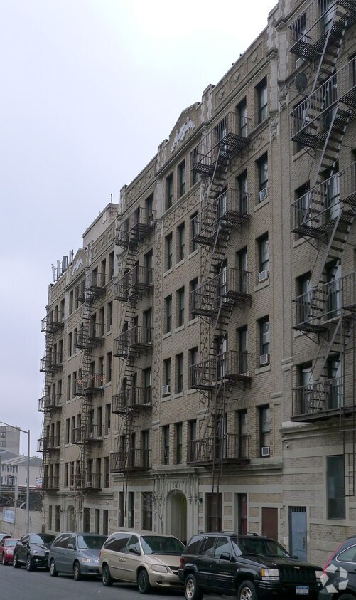Foto principal - 647 Cauldwell Ave