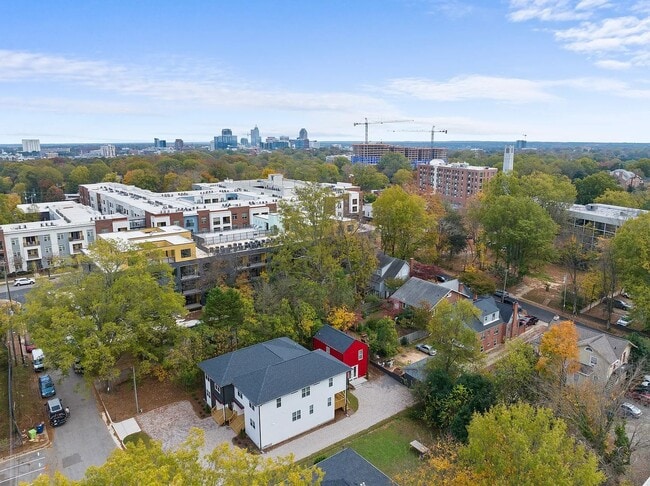 Building Photo - 2213 Garden Pl