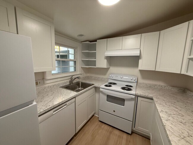 Foto del edificio - Charming cottage walkable to Grounds.