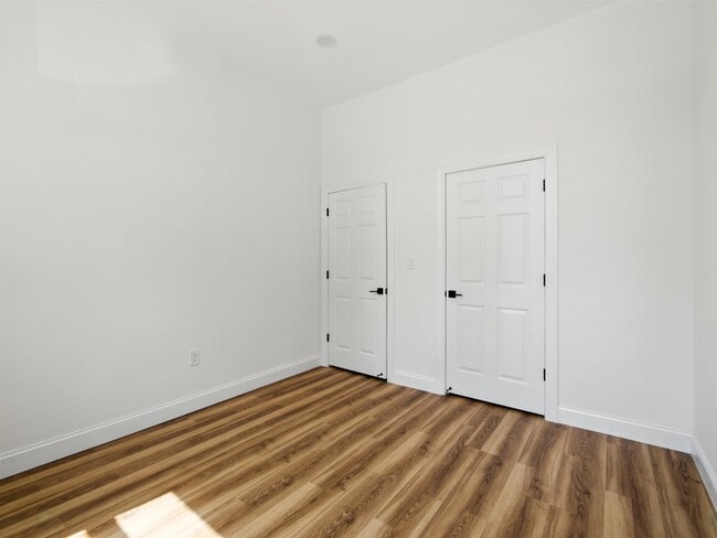 Building Photo - 111 Mulberry St