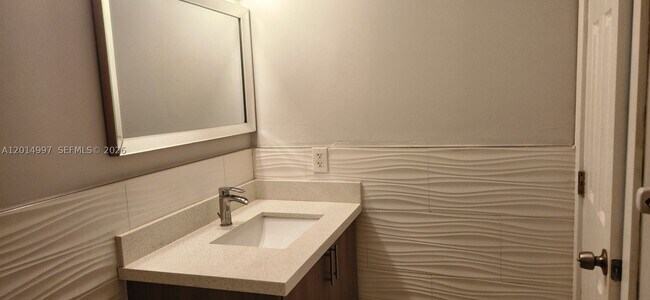 Building Photo - 7823 Miller Dr