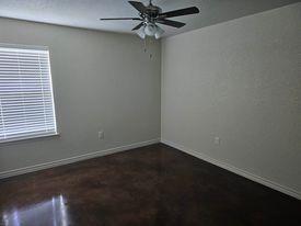 Building Photo - 108 1/2 Surrey Ln 700A