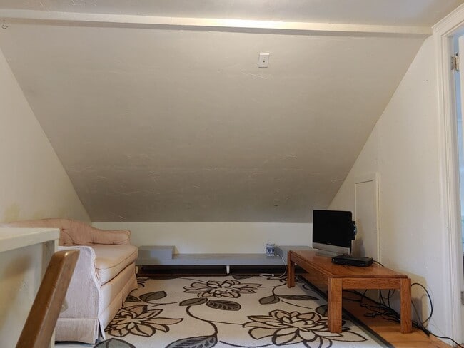 Building Photo - Downtown Loft Apartment on E Sherman Ave l...