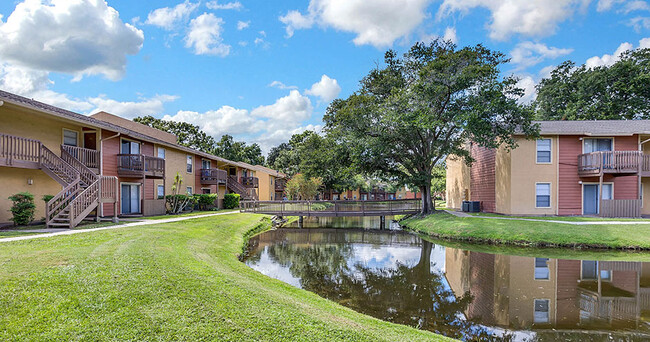 Building Photo - Courtney Cove Apartment Homes