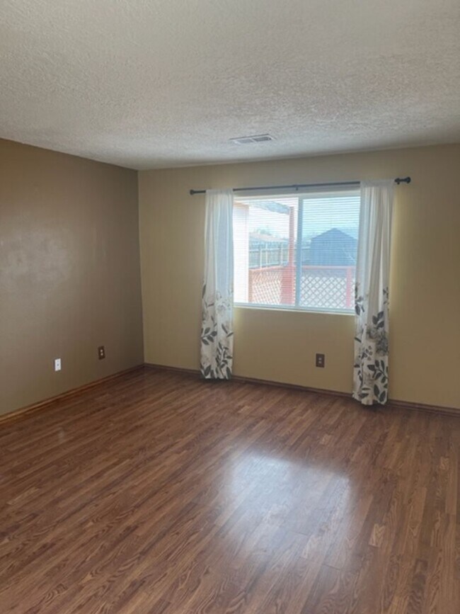 Building Photo - Cute condo in the Cherry Hills subdivision