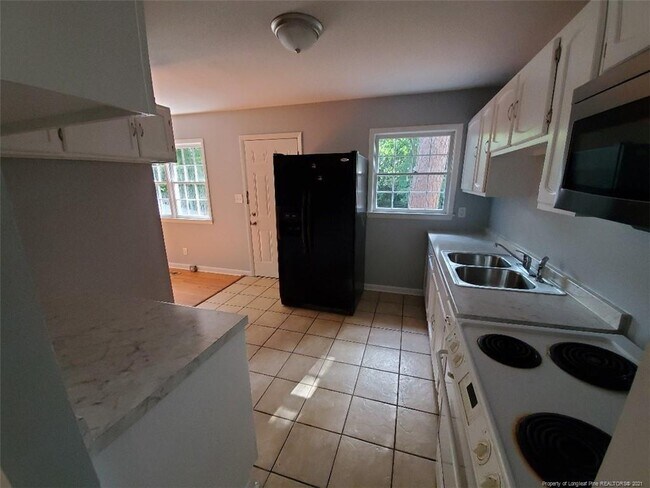 Building Photo - 1801 Cawdor Dr