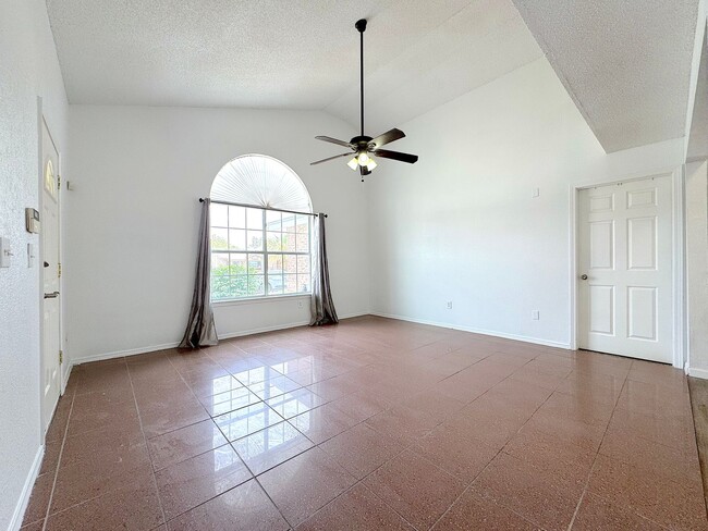 Building Photo - East El Paso 3 bed Refrig A/C