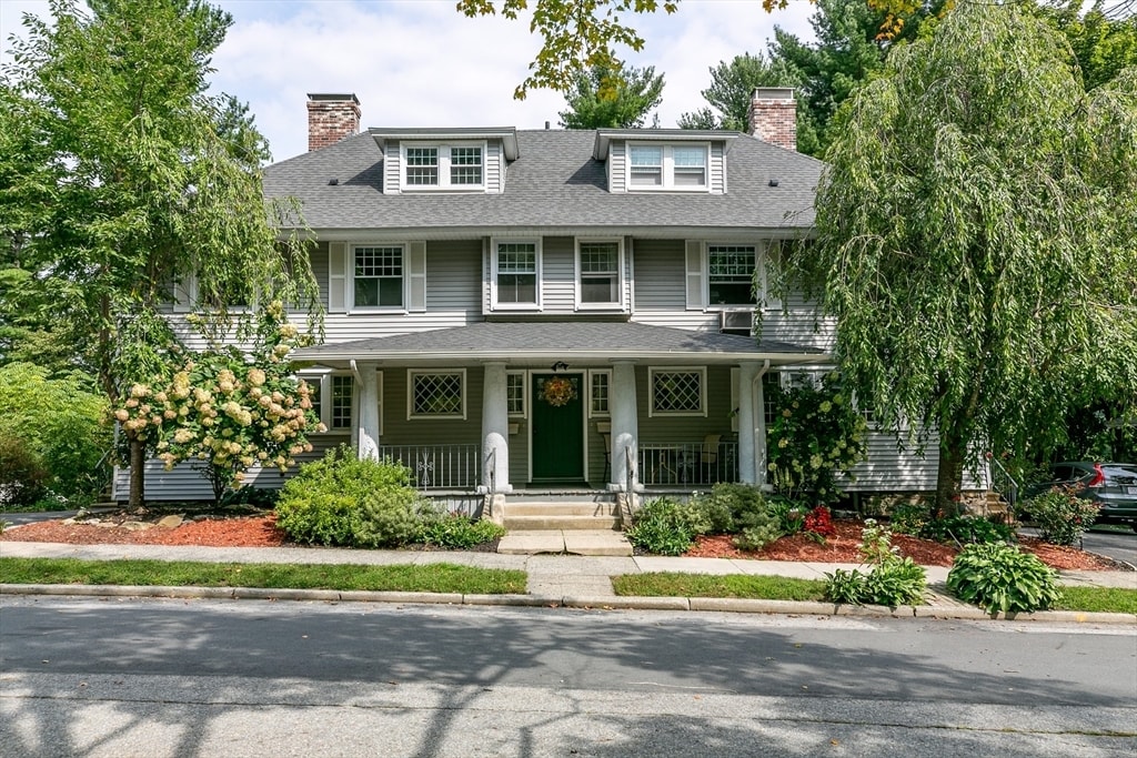 Primary Photo - 54 Beeching St