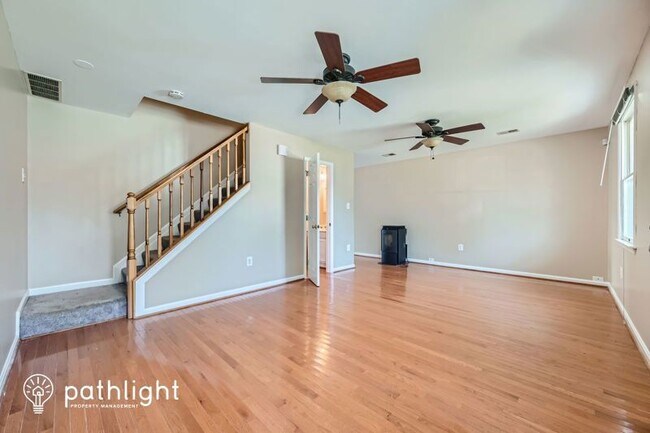 Foto del edificio - 1716 Elkridge Dr