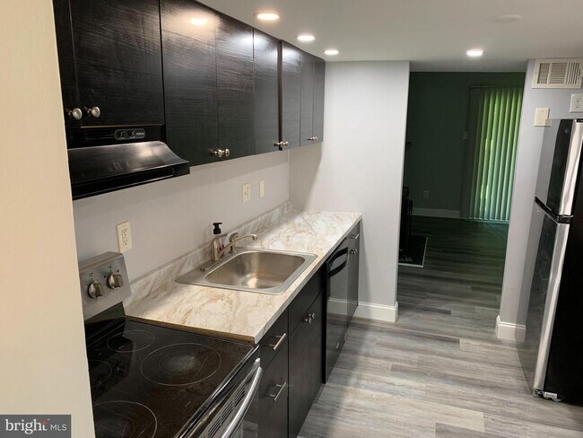 Building Photo - 3207 Golf View Dr