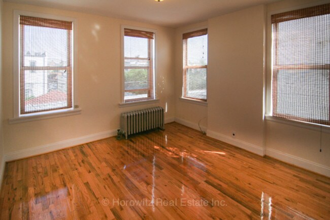 Foto del edificio - 28-11 45th St