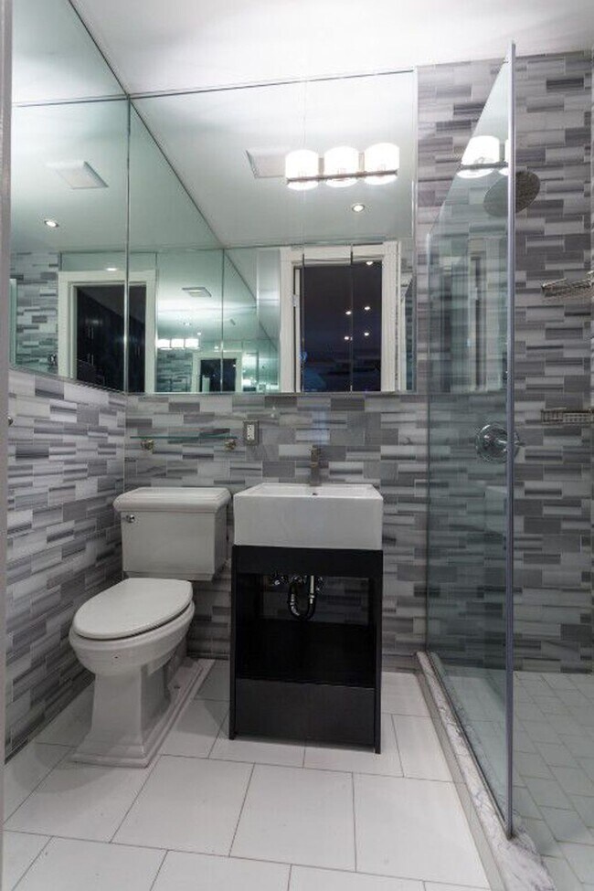 Foto del edificio - West 103rd Street | Renovated 1-Bedroom in...