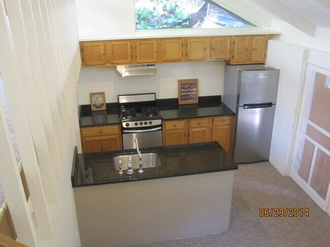 Foto del edificio - 909 U.S. 9W