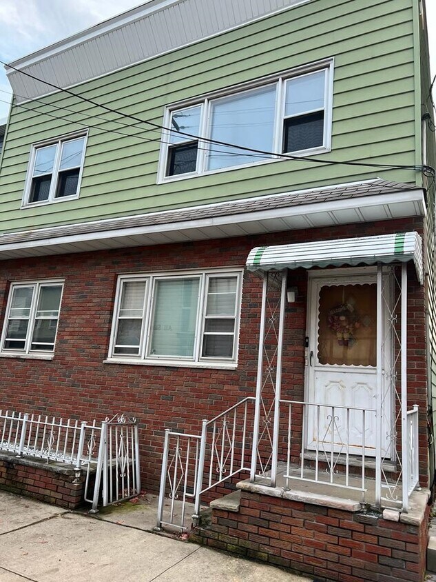 Primary Photo - 22 W 13th St
