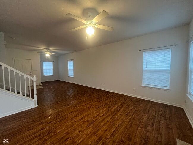 Building Photo - 857 Hildebrand Dr