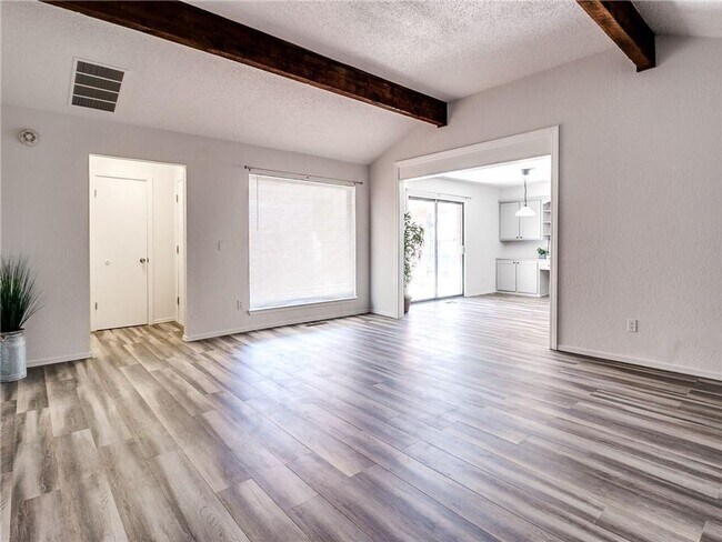 Building Photo - Newly Remodeled 3 Bed, 2 Bath Oasis in OKC...