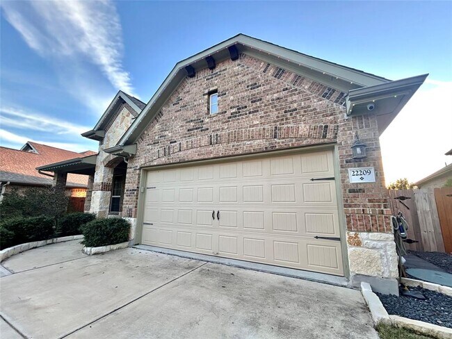 Foto del edificio - 22209 Cross Timbers Bnd