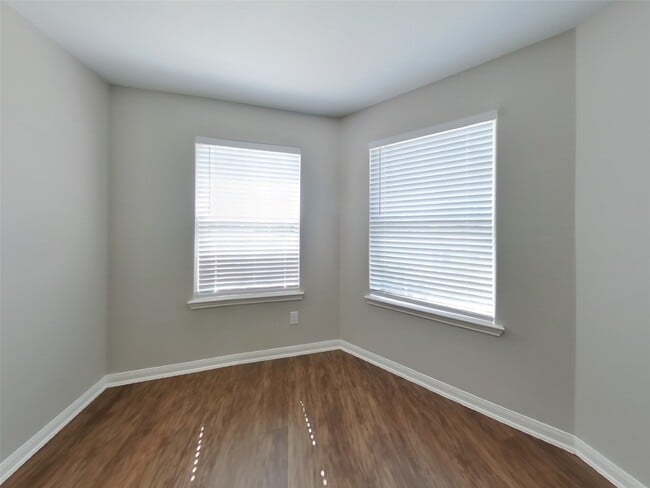 Building Photo - 2417 Regatta Ln