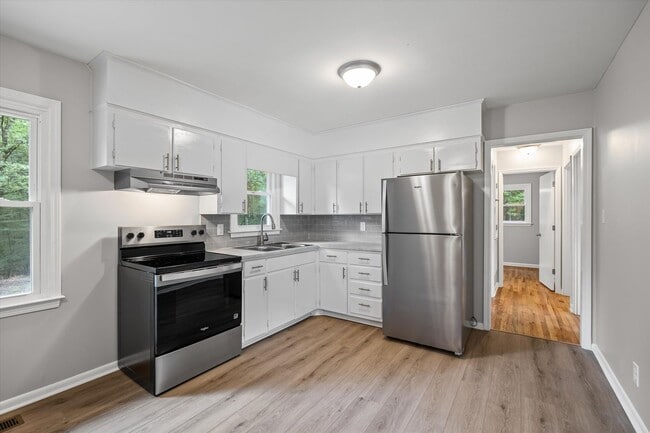 Building Photo - Minutes to Downtown Fort Mill - Renovated ...