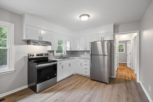 Foto del edificio - Minutes to Downtown Fort Mill - Renovated ...