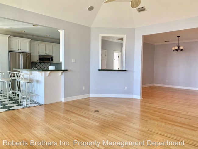 Building Photo - 14679 Dauphin Island Pkwy