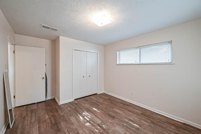 Foto del edificio - 324 Enfield Cir