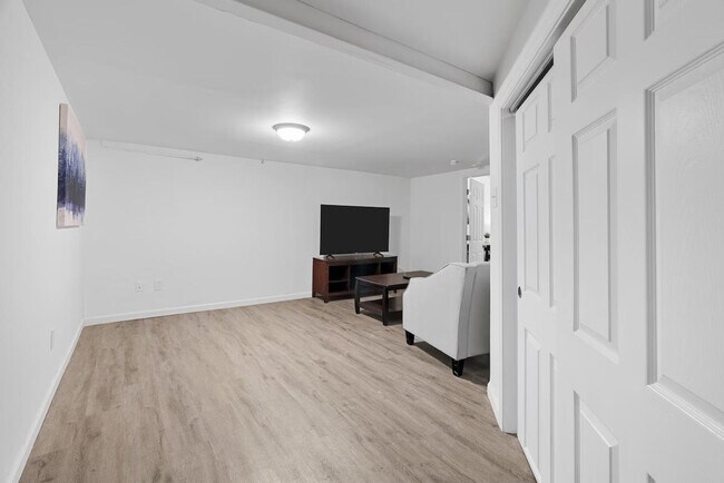 Foto del edificio - 6444 Wade Ave