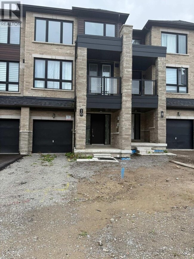 Building Photo - 10 Blue Frst Cres