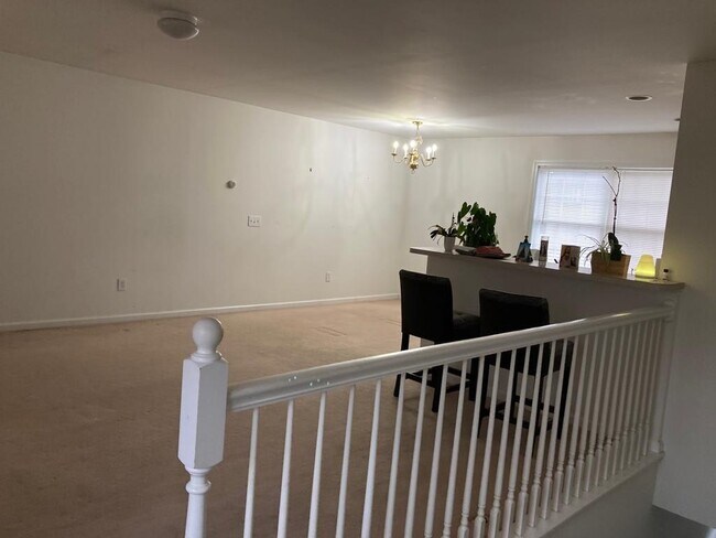 Building Photo - 63 Sheridan Street, Unit 14