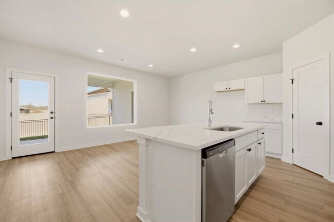 Foto del edificio - 3402 E Thunder St