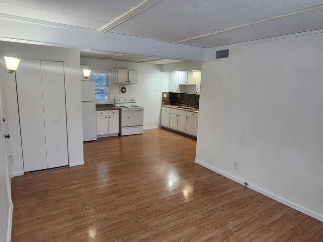 Foto del edificio - 1709 Warwick Wy