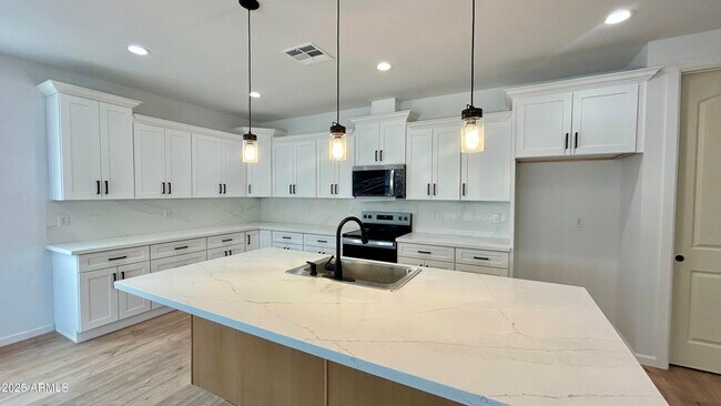 Foto del edificio - 6216 W Sierra Vista Dr