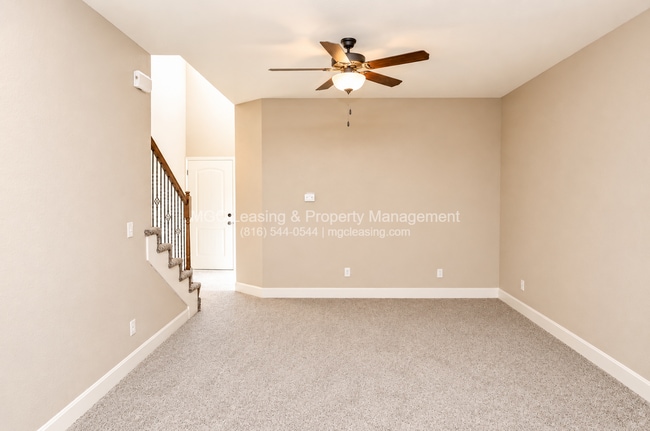 Interior Photo - Eagle Creek
