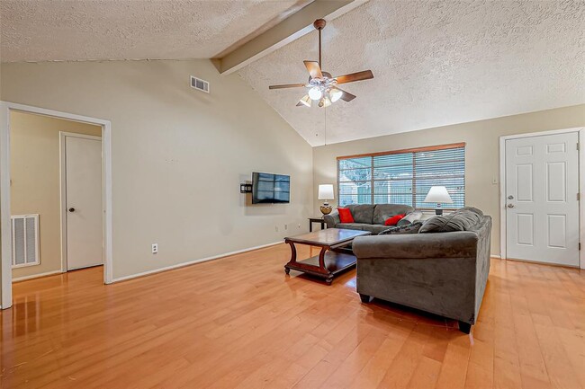 Foto del edificio - 2122 Heritage Colony Dr