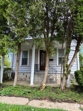 Building Photo - 1030 W 17th St
