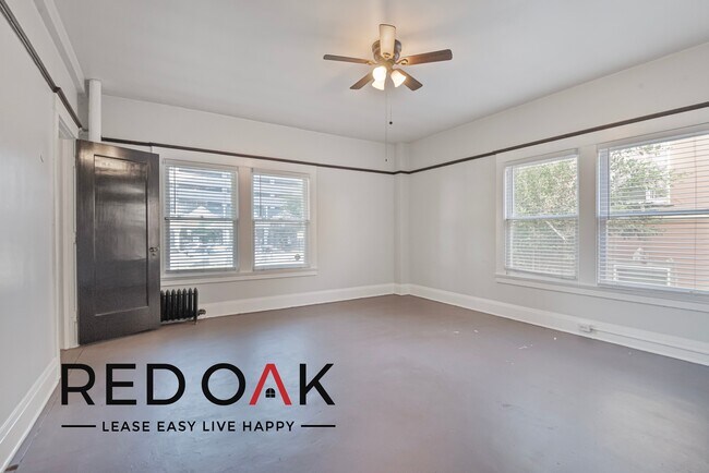 Foto del edificio - ~1 Month FREE~ Beautiful Two Bedroom with ...
