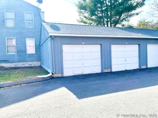 Building Photo - 9 F Riverview Dr