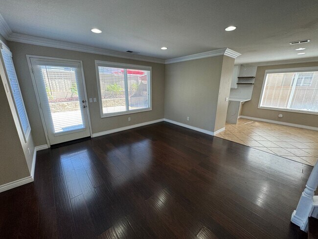 Foto del edificio - Beautiful 3 Bedroom 2.5 Bathroom Home in W...