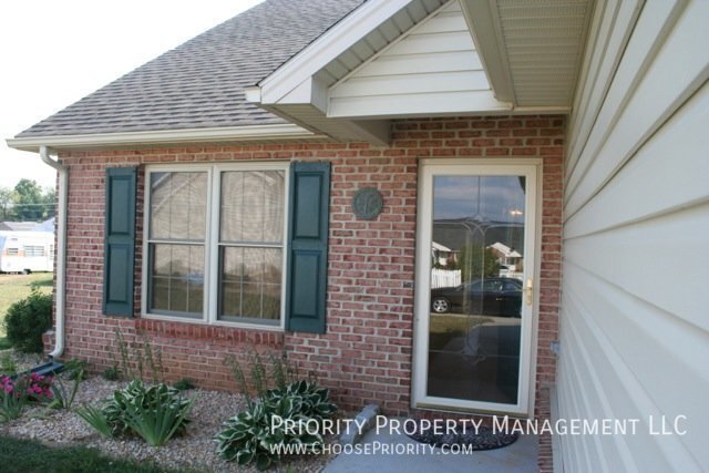 Foto principal - 123 Alger Ln